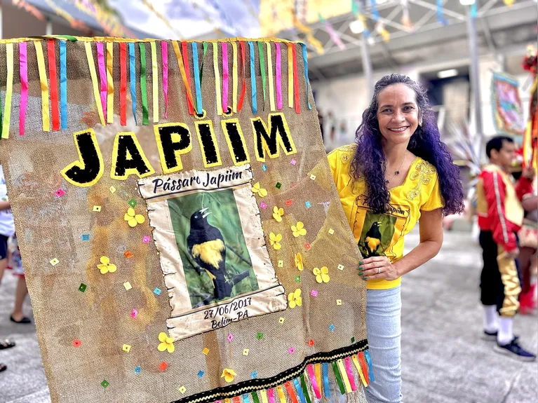 Neire Lopes, a guardiã do Pássaro Junino Japiim.
