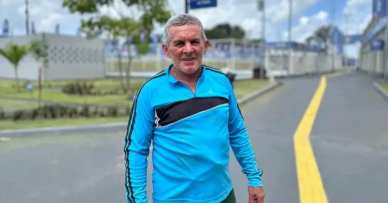 Nazareno Queiroz comemora a chegada da UsiPaz a Capanema.