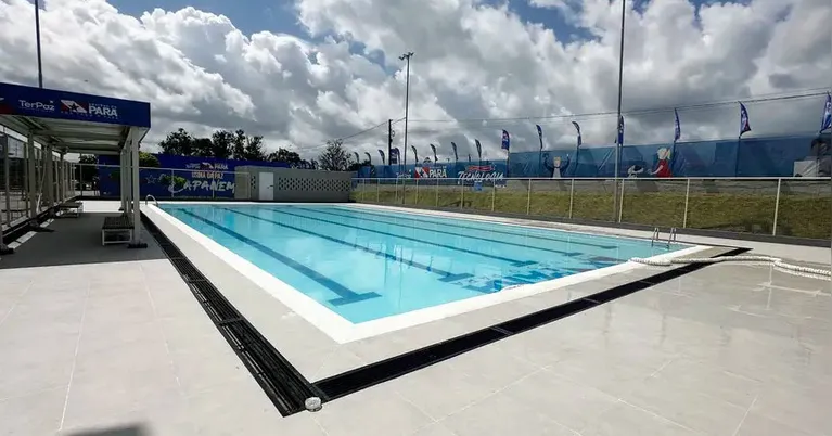 A piscina é um dos equipamentos disponibilizados pela UsiPaz à população.
