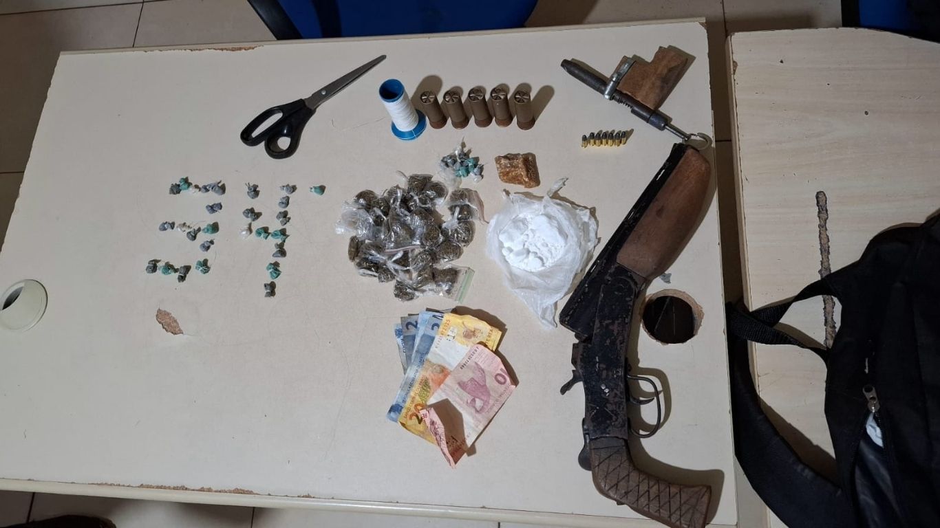 Material encontrado na aprrensão.