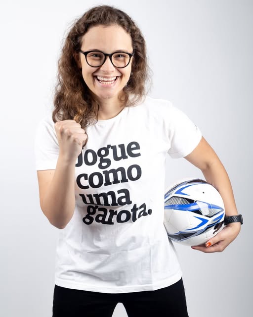 “Não chego aqui só por mim, mas também por todas as meninas e mulheres que sonharam com isso um dia.”