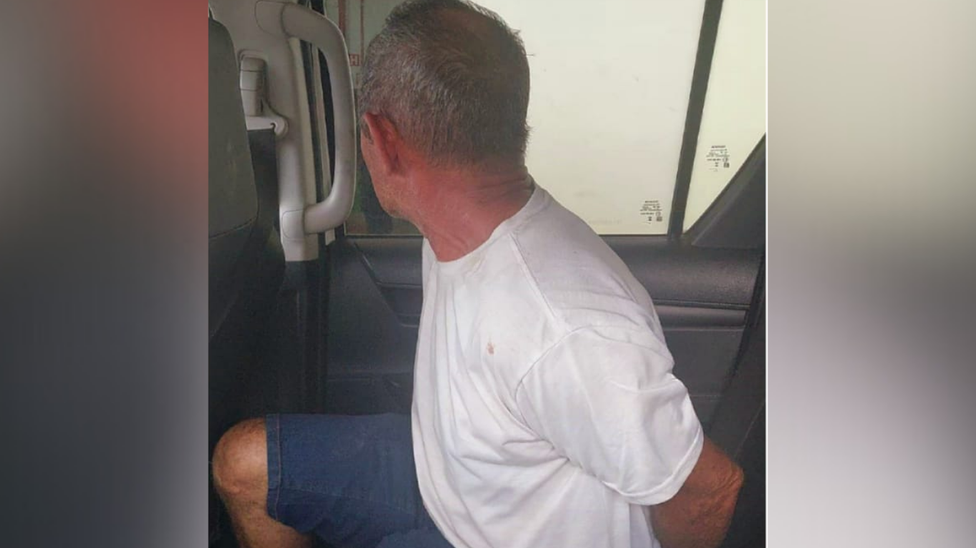 O acusado foi preso e levado para a delegacia