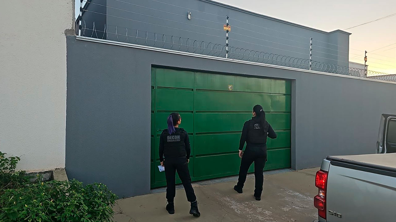 São diversos crimes investigados entre eles o de fraude em licitação, associação criminosa, lavagem de dinheiro, falsificação de documento público, entre outros