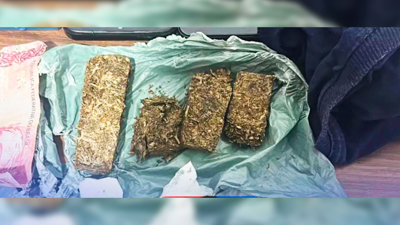 No local foram encontrados porções de maconhas e donheiro