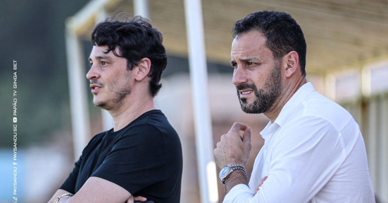 Roger (preto) tenta solucionar situação (branco) para Frontini poder contratar reforços