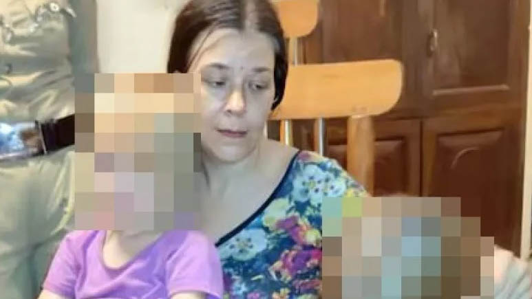 Mãe e filha após o resgate da caverna