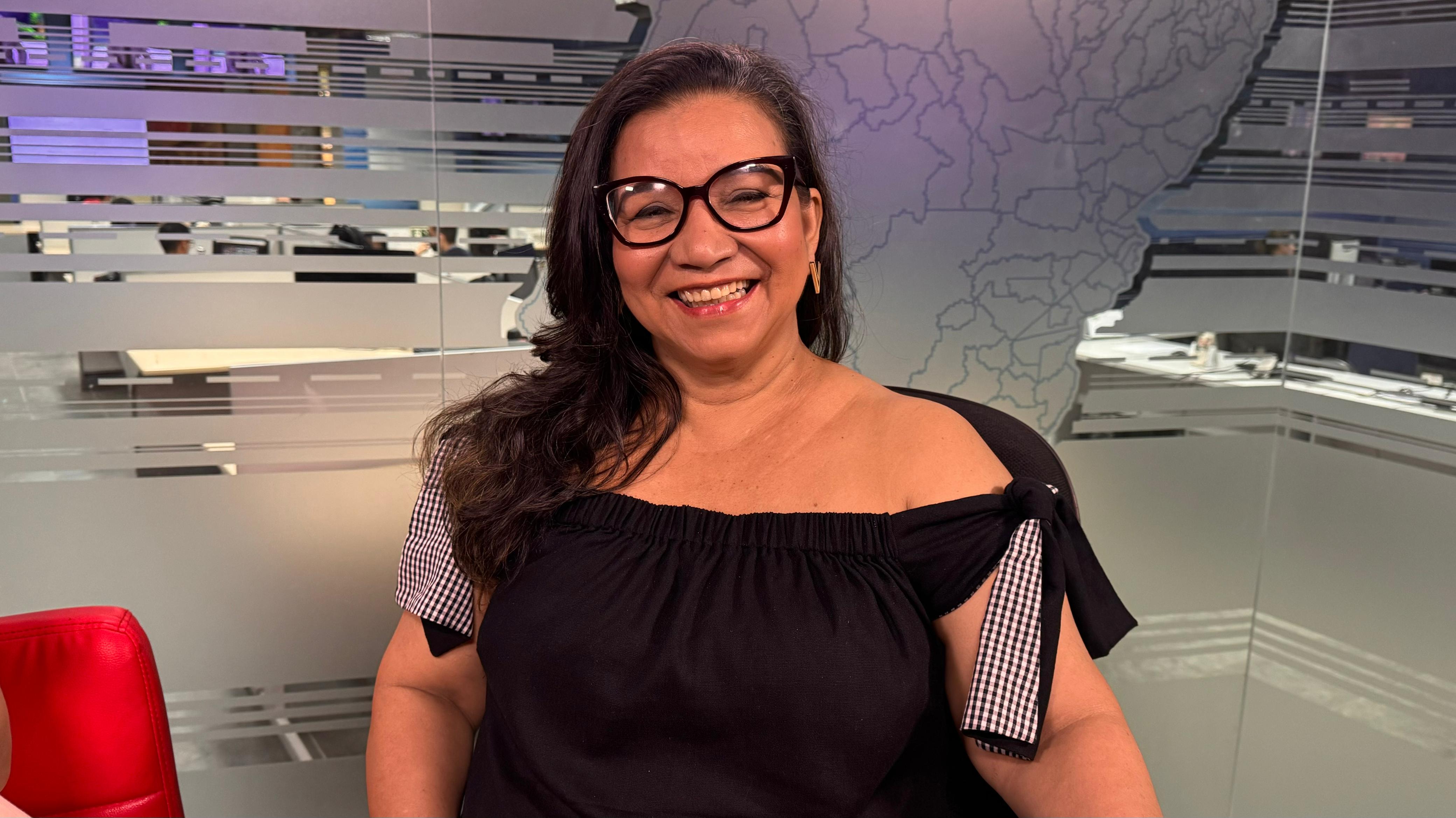 Val Valadares, estilista de destaque que une ancestralidade, sustentabilidade e a cultura marajoara em suas criações.