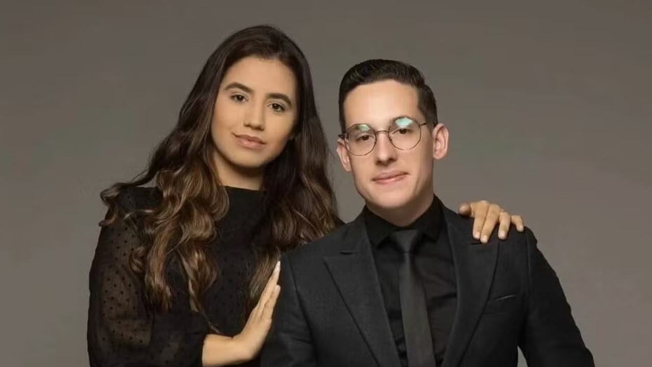 Este ano, o início do veraneio contará com a apresentação da dupla Jeferson e Suelen, que sobem ao palco na sexta-feira.