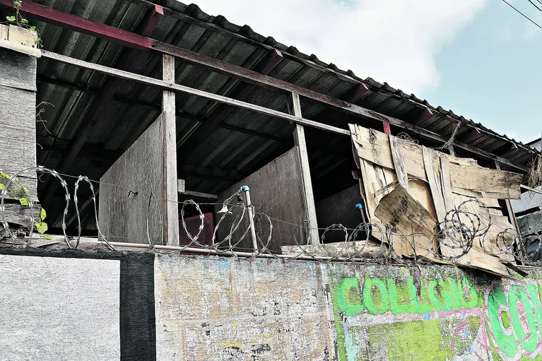 Para quem vive na cidade, a frustração é diária.