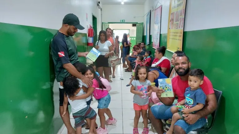 A SMS trabalha em parceria com o DAB e ESF para identificar crianças que elegíveis oara a vacinação.
