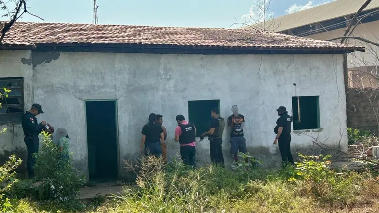 O suspeito foi capturado na área da Folha 34, nas proximidades do galpão da Conab.