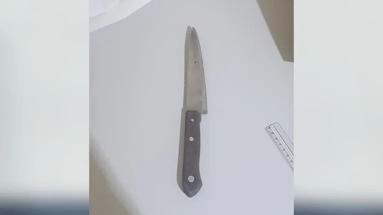 A faca usada na ação violenta