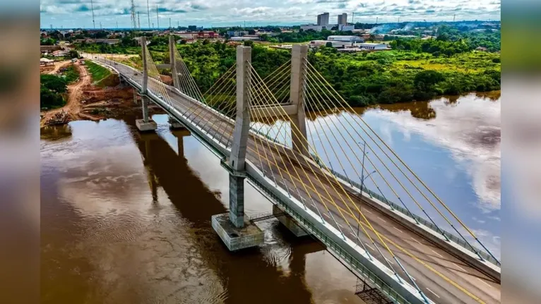Ponte estaiada Dona Ana Miranda, também sobre o rio Itacaiúnas, entregue a Marabá em dezembro de 2024