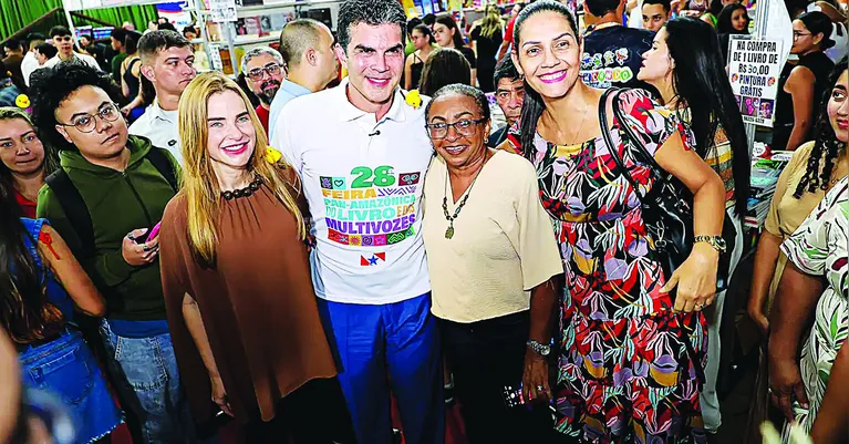 No penúltimo dia da Feira, muita gente aproveitou as promoções e variedade dos livros. O governador Helder Barbalho e a primeira-dama Daniela Barbalho