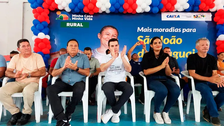 Ministro das Cidades Jader Filho (no centro): Meta do programa é chegar em todos os cantos do Brasil