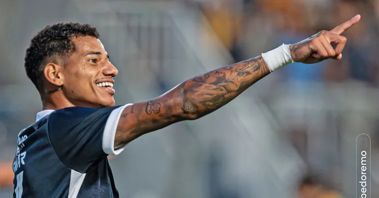 Marrony marcou o terceiro gol azulino em Manaus