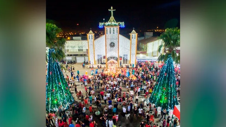 A estrutura do Natal Encantado contará com uma praça de alimentação completa e atrações artísticas diárias no palco principal
