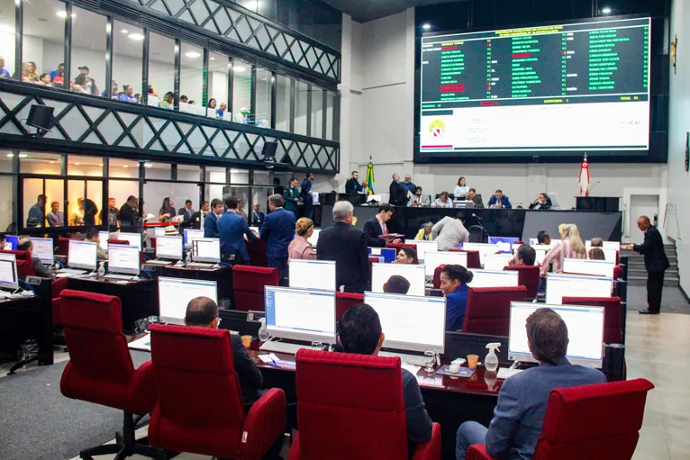 Comissões expõem relatório sobre implantação de aterros sanitários no Pará