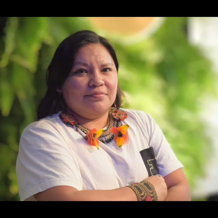Braulina Baniwa é uma cientista indígena da Amazônia do Alto Rio Negro.