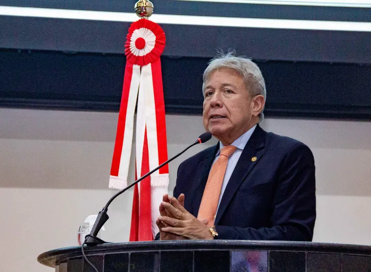 Deputados Iran Lima (MDB)
