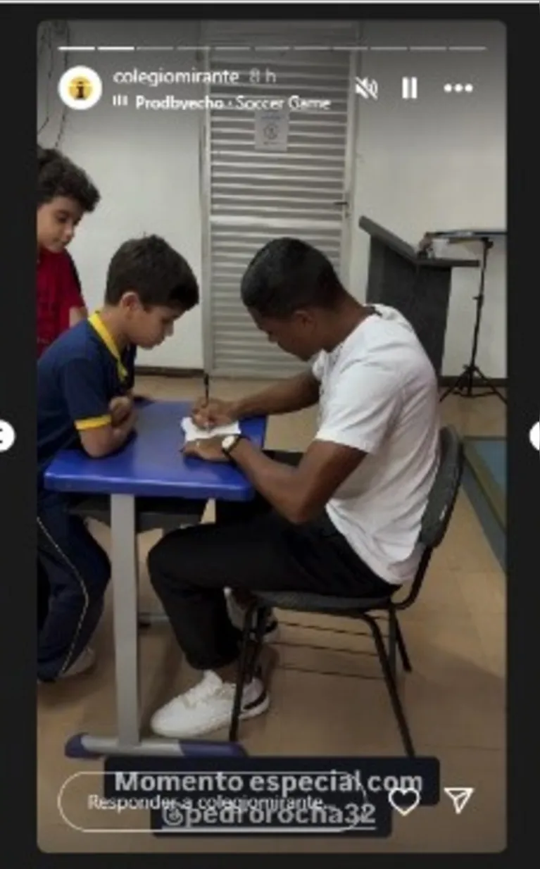Artilheiro do Remo participa de bate papo em escola de Belém