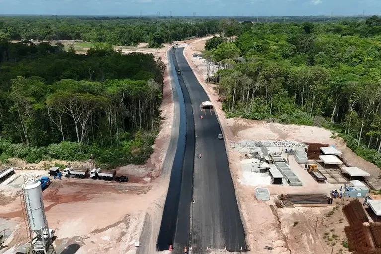 A nova via possui  14 quilômetros de extensão