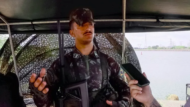 Sargento Amaral explicou que a artilharia antiaérea não tem caráter ofensivo