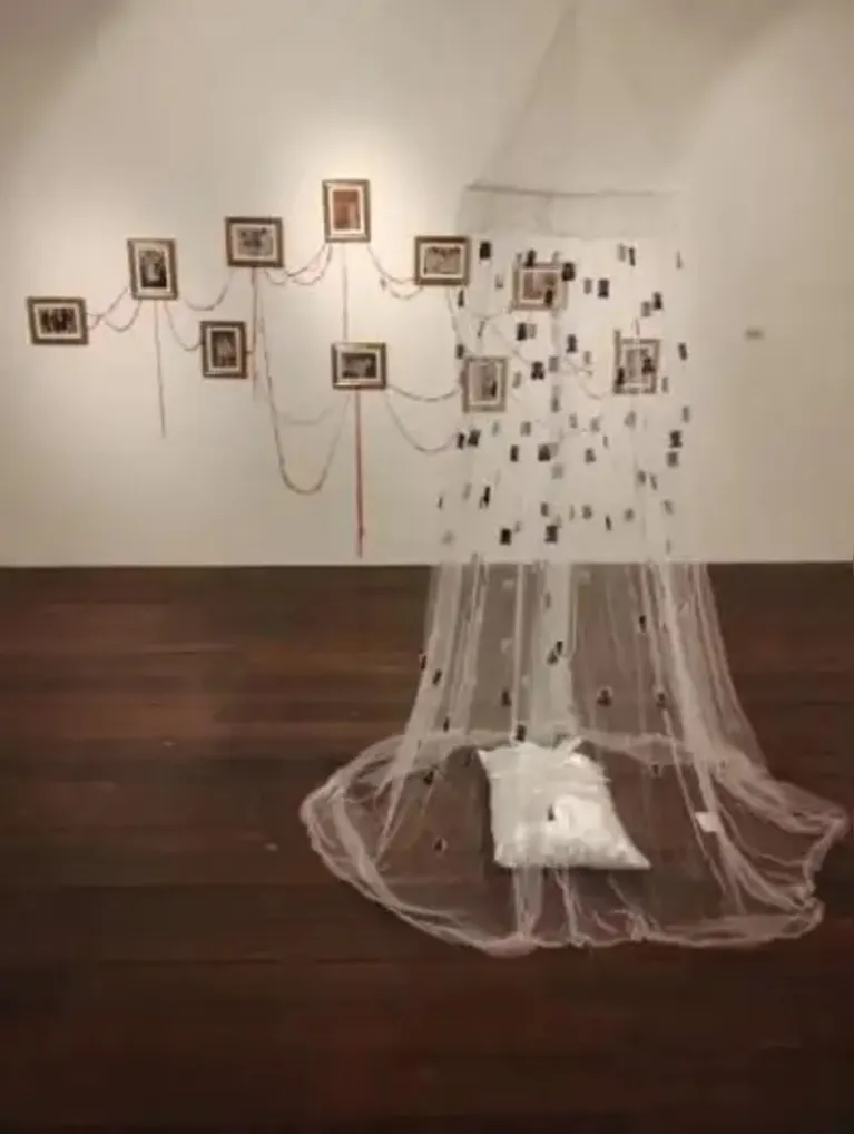 A exposição traz lembranças por meio de fotografias e objetos pessoais