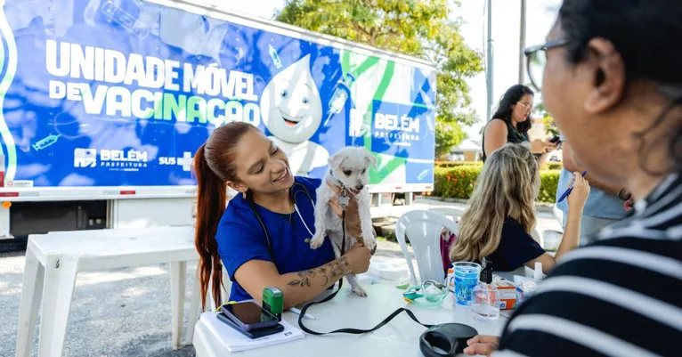 Além do cadastro no SinPatinhas, tutores tiveram acesso à vacinação antirrábica e atendimento veterinário gratuito.