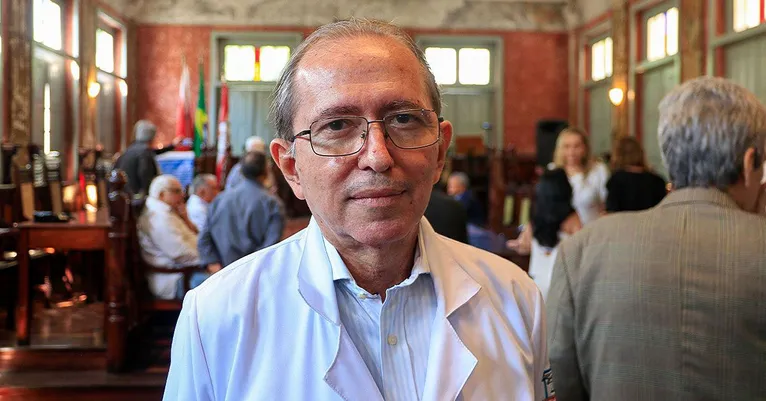 Dr. Silvestre Savino Neto, diretor-geral do ICM/UFPA, destacou o vínculo duradouro entre a instituição e seus membros.