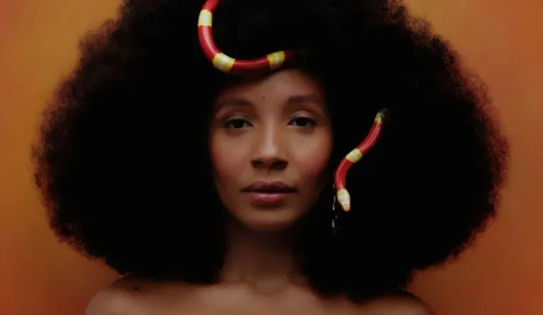 Filha brasileira de Jimmy Cliff conta como os pais se conheceram