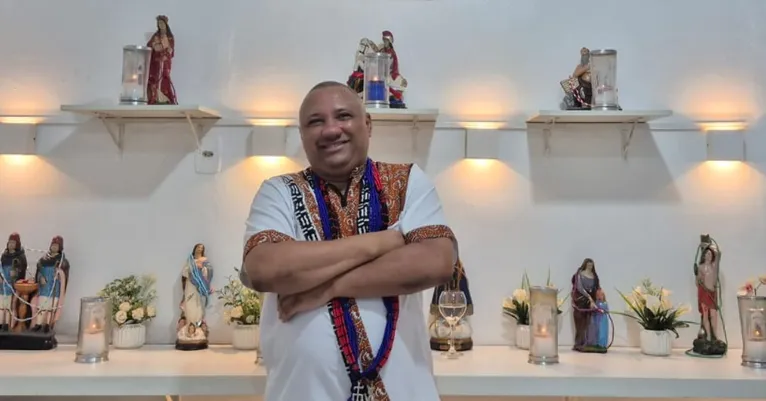 Pai Robson de Ogum fala sobre a figura de Exu e o preconceito em cima do culto à entidade.
