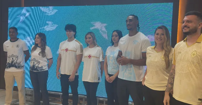 Clubes celebram o Círio de Nazaré com camisas comemorativas