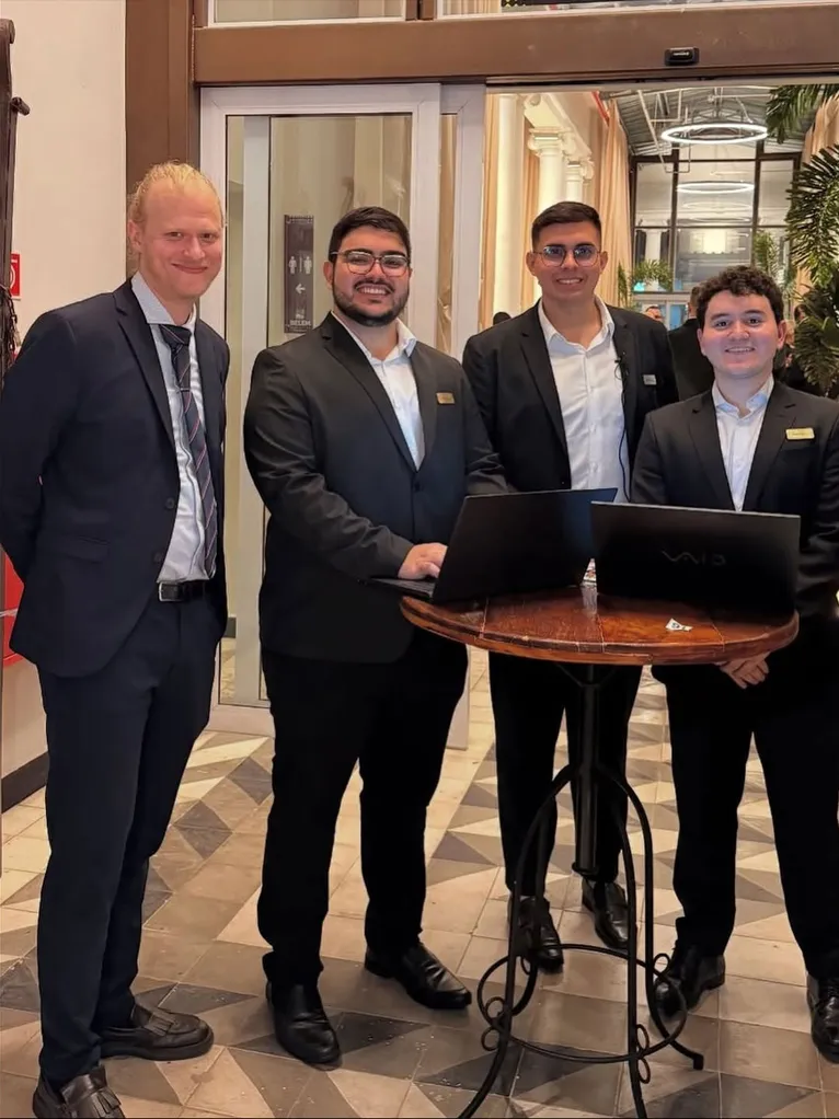 Rainha da Dinamarca oferece jantar real em Belém: veja as fotos 