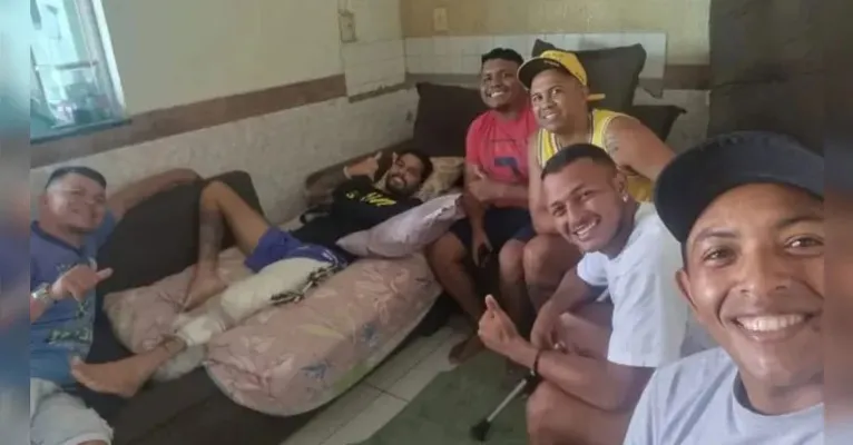 Em setembro de 2023, logo após deixar o hospital, Lukinhas recebeu em casa a visita de amigos do futebol, após mais de um mês internado.