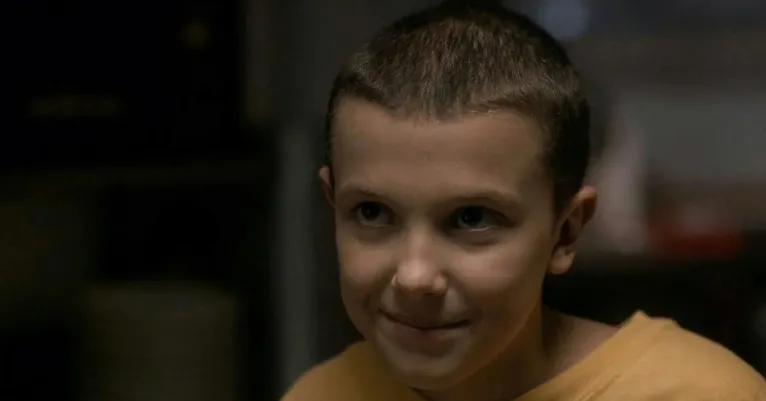 Millie Bobby Brown, que cresceu junto com Stranger Things, retorna como Eleven na última temporada da série da Netflix.