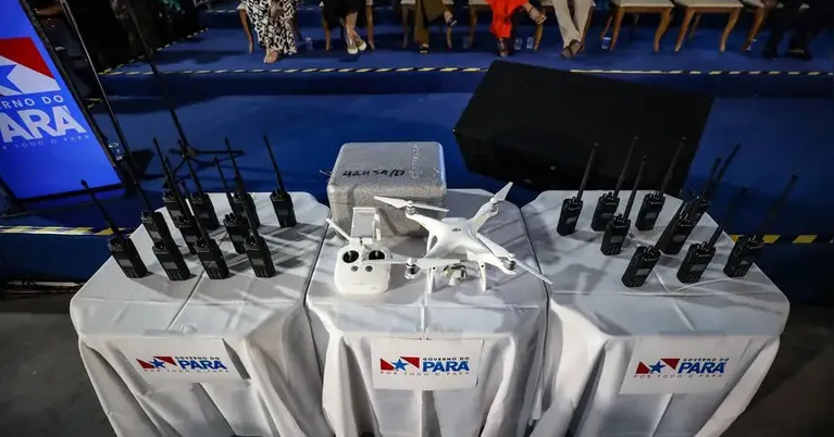 Drones e radiocomunicadores auxiliam as forças de segurança do Pará em operações, monitoramento de áreas de difícil acesso e busca de suspeitos.
