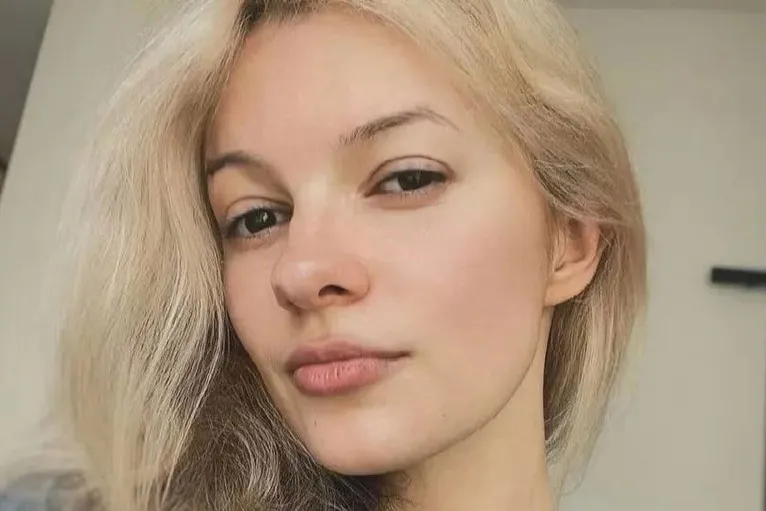 Iryna Zarutska, de 23 anos, refugiada ucraniana assassinada a facadas em Charlotte, Carolina do Norte.