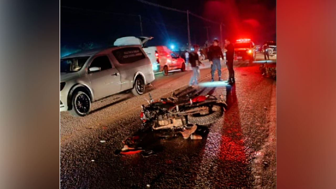 Motocicletas envolvidas no acidente que deixou três mortos na PA-279, entre Tucumã e Ourilândia do Norte, na noite desta quarta-feira (3).