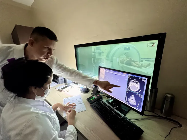 Inicialmente, a nova estrutura contará com mais de 60 leitos, ampliando significativamente a capacidade de atendimento às gestantes e recém-nascidos da região, reduzindo a sobrecarga de hospitais de alta complexidade, como a Santa Casa do Pará.