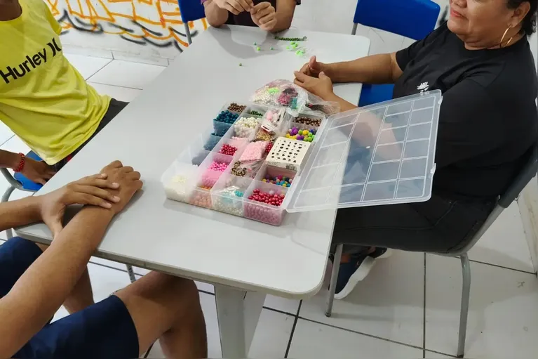 A iniciativa integra as ações de educação e profissionalização desenvolvidas nas unidades socioeducativas, fortalecendo oportunidades de capacitação e inclusão produtiva para os jovens atendidos.