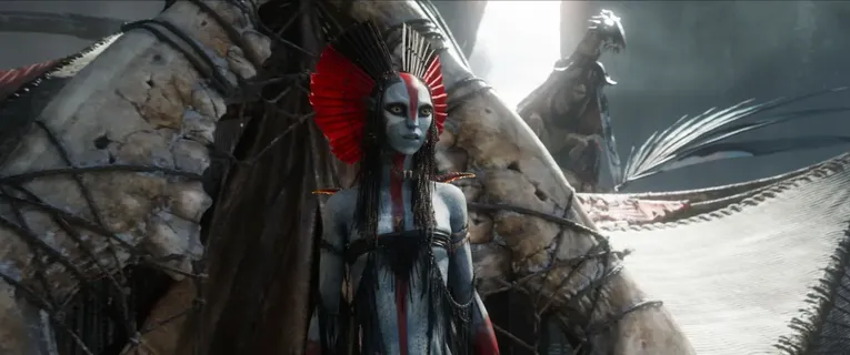 Oona Chaplin como Varang em "Avatar: Fogo e Cinzas"