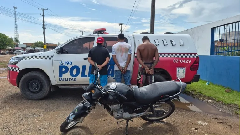 O suspeito assumiu a propriedade da droga e de parte do dinheiro apreendido