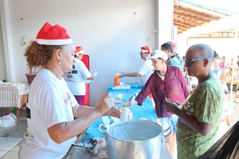 Belém, Pará, Brasil. NATAL SOLIDÁRIO AMIGOS DA WE 41 - ID 941221 - 21/12/2025. Foto: Ricardo Amanajás / Diario do Pará.