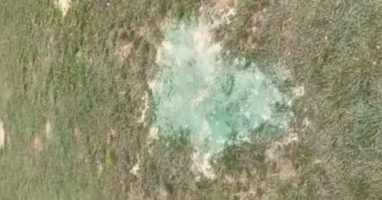 Gramado irregular chama atenção.