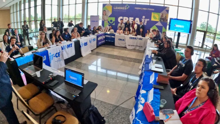 O 15º Encontro de Líderes do Sistema Confea/Crea e Mútua segue até sexta-feira, reunindo representantes de todo o país para debater o papel estratégico da engenharia no desenvolvimento nacional.