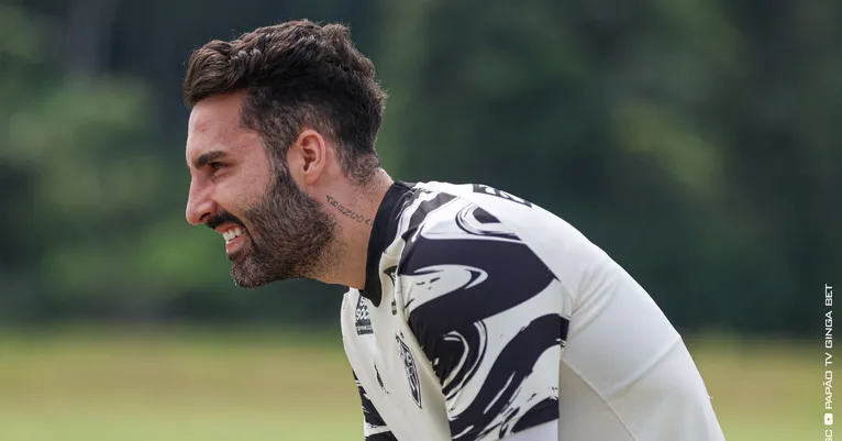 Ítalo chega para ser o "matador" do Lobo