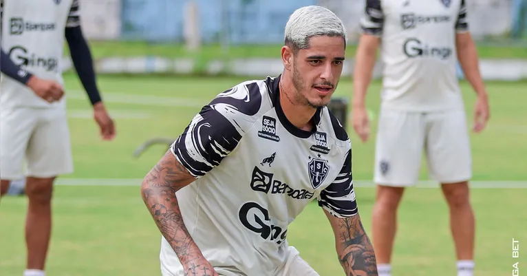 JP Galvão chega para assumir a lateral