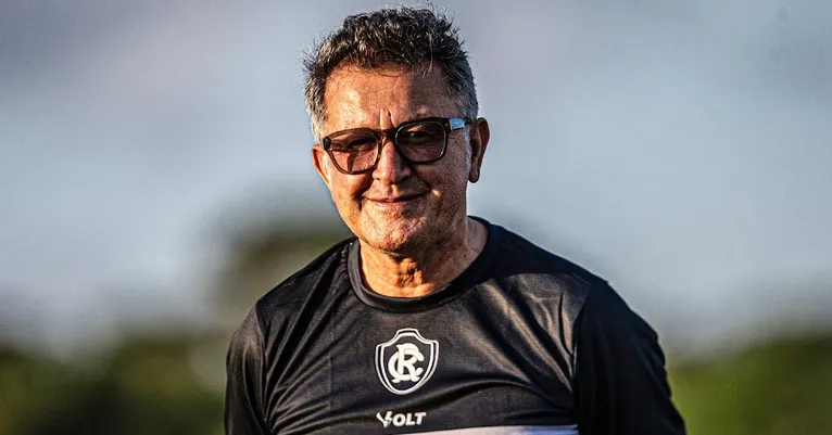 Treinador é bem conhecido no mundo da bola pelo estilo inusitado de jogo