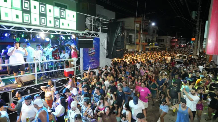 O segundo Circuito da Folia começa após o esquenta na Praça da Cultura, quando os foliões seguem em grande arrastão puxado por trio elétrico pelas ruas de Cametá até a Arena de Shows.